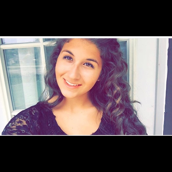 Meet your Posher, Tiffany - Picture 1 of 1